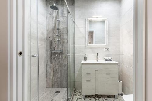 Minimalismo de Vanguardia con altas calidades 1 BR - image 4