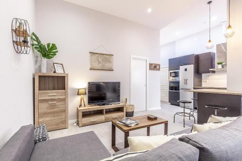 One-Bedroom Apartment image 1
