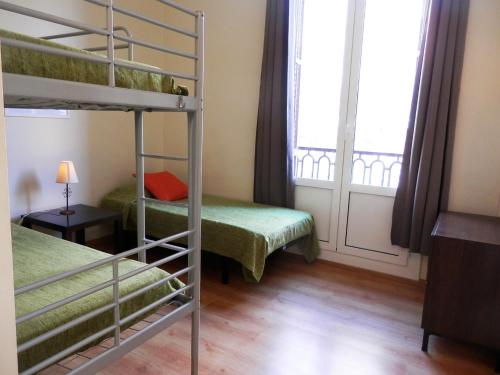 Barcelona Central Garden Hostal