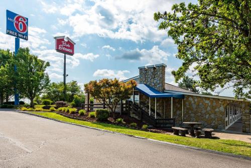 Motel 6-Mansfield, OH