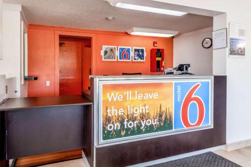 Motel 6 Mansfield, OH - 로비