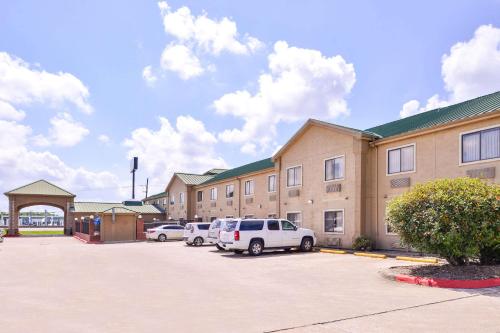 Quality Inn and Suites Beaumont