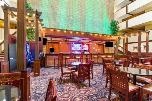 Clarion Hotel Convention Center - image 3