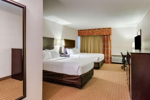 Double Room with Two Double Beds - Non-Smoking