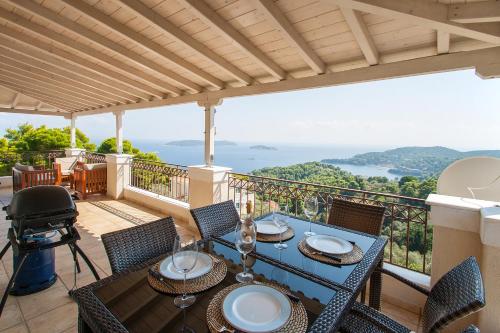 Villa Sunny – khách sạn tại Vịnh Achladies