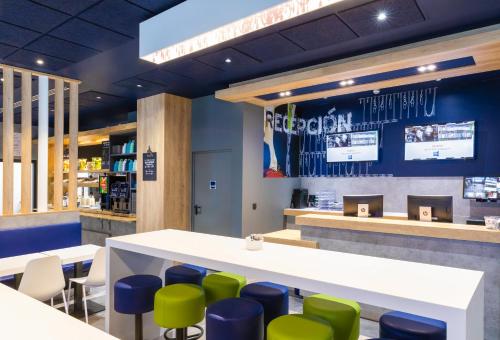 Ibis Budget Bilbao City - image 9
