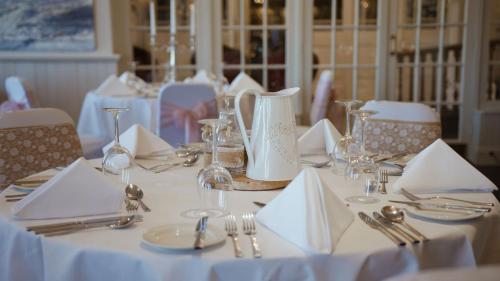 The Falcon Hotel - image 6