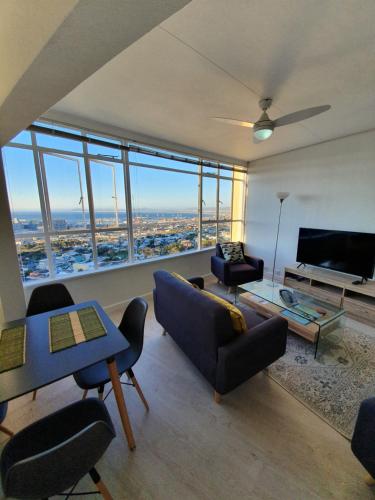 Disa Park 14th Floor Apartment with City Views in Vredehoek