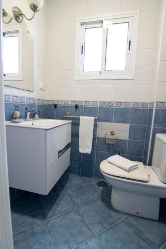 Letmalaga Bay Views - image 6