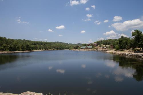River's Creek Cabin - image 7