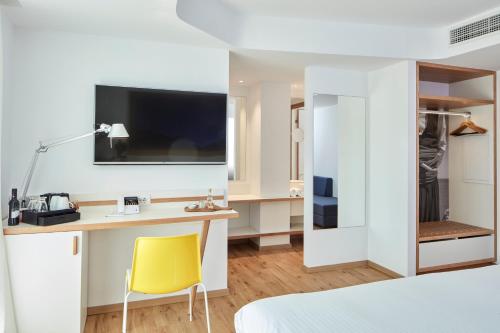 Olive Green Hotel - image 3