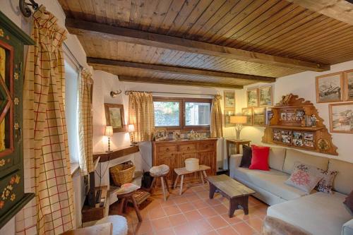 ALTIDO Idyllic Flat for 7 with Free Parking Close to Ski Lift Courmayeur