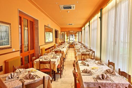 Albergo Nazionale in ซัลโซมาจจิโอเร เทอร์เม