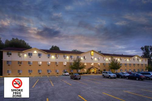 Super 8 by Wyndham Cromwell/Middletown in Cromwell, USA