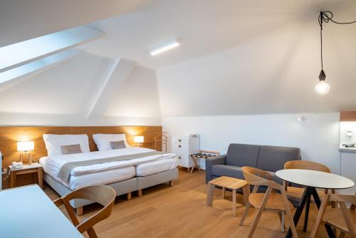 2 twin beds
