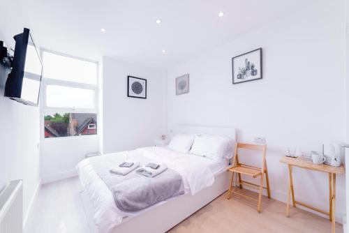 Quiet cosy rooms London