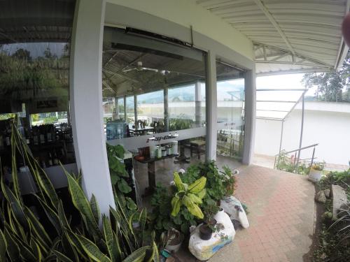 Restaurant, Sky Club Eco Hotel in Belen De Umbria