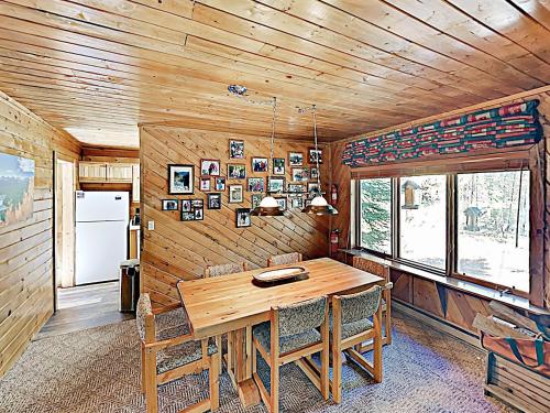 6041 E Hwy 9 Home - image 8