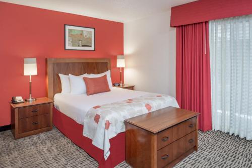 Craigshire Suites St Louis Westport Plaza