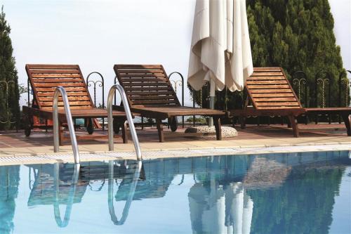 Mythos - image 7