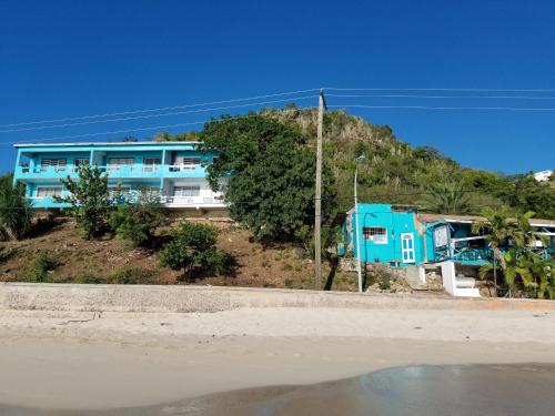 נוף חוץ, Orrie's Beach Bar and Hotel in סאינט מארי
