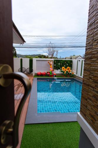 Uzeason Poolvilla Sattahip