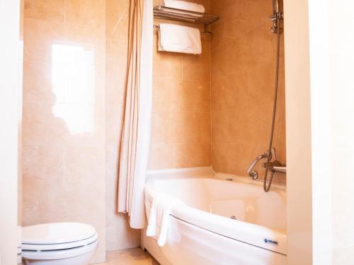 Intown Luxury House - image 12