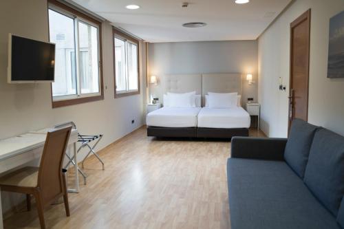 Hotel Sercotel Tres Luces - image 11