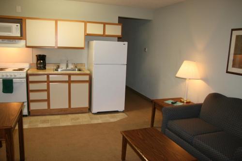 Affordable Suites Salisbury - Accommodation