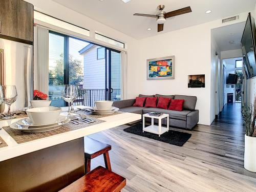 2Nd Story Masterpiece In Venice Beach Home in Los Angeles, USA