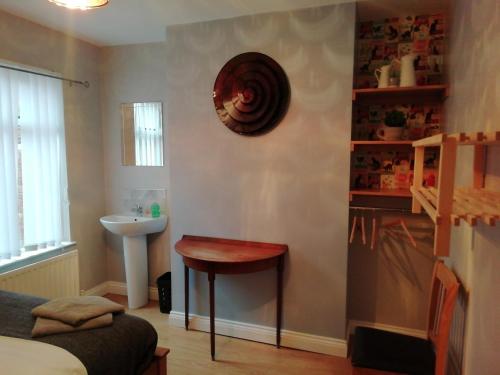 Big Yellow Door in Queens Quarter 4