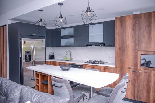 Apartamento Lleras AC Hot Tub, Медельин (фото 10)