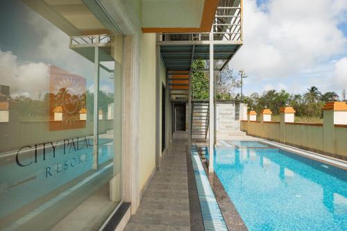 Swimming pool, City Palace Resort in Lonavala