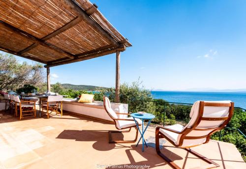  su mari su entu Isola di Sant´Antioco villa con accesso diretto al mare in SantʼAntioco Ponti