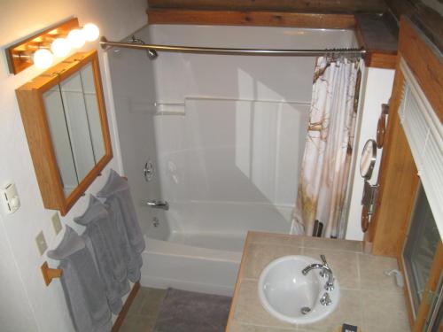 Two Bedroom Cottage - Aspen