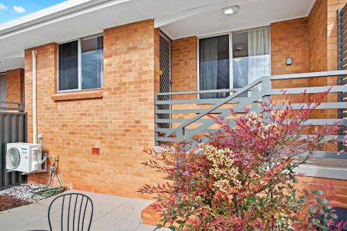 The Neo stylish central apartment with aircon courtyard and Netflix