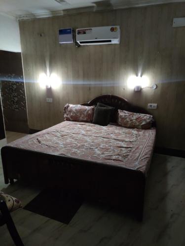 Hotel Golden Woods - image 2
