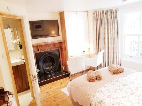 Pretty Maida Vale Apartments 4
