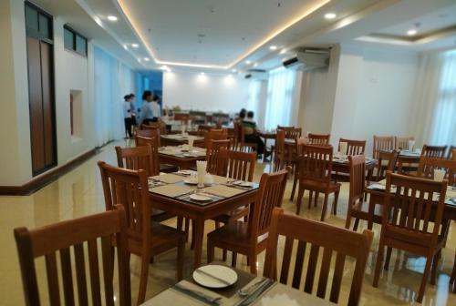 Food and beverages, Dragon Phoenix Hotel in Central Mandalay