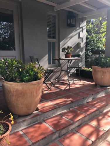 Létesítmények, Elton near Rhodes Emlékmű