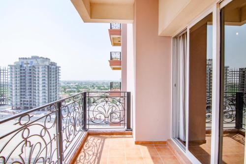 One Bedroom Apartment in Venetian Tower Dubai Sports City by Deluxe Holiday Homes - image 2