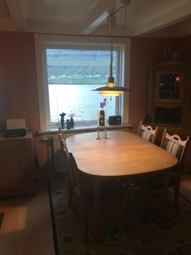 Det lille gule hus in Trongisvágur