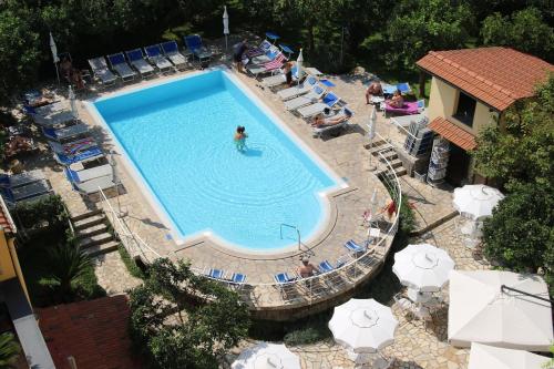 Kolam renang, Hotel Tourist in Sorrento