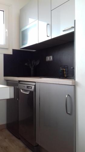 virtuve, Bernières-sur-Mer Appartement chaleureux (Bernieres-sur-Mer Appartement chaleureux) in Bernieres-sur-Mer