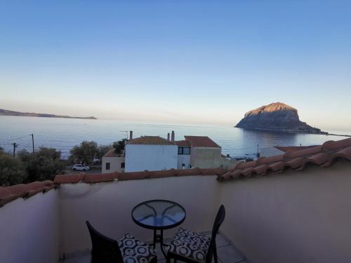  Lazarus Beach Sofitas, Unterkunft in Monemvasia