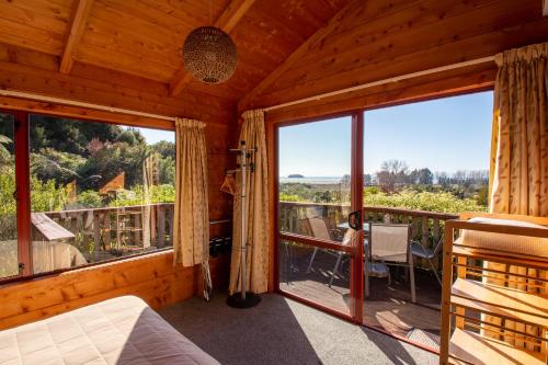 Ocean View Chalets - Marahau