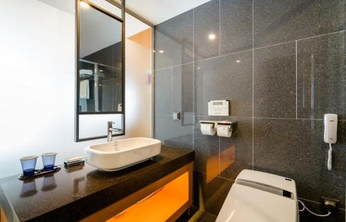 Bathroom, Asia Hotel Jeju in Downtown Jeju