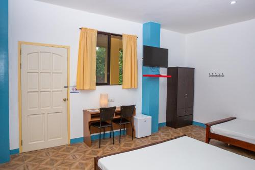 room detail thumbnail 2