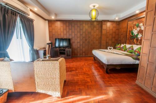 Sathu Hotel - Tap to explore photos