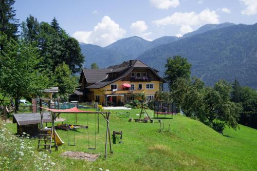 Ferienwohnung Freihof - Nassfeld, Unterkunft in Hermagor